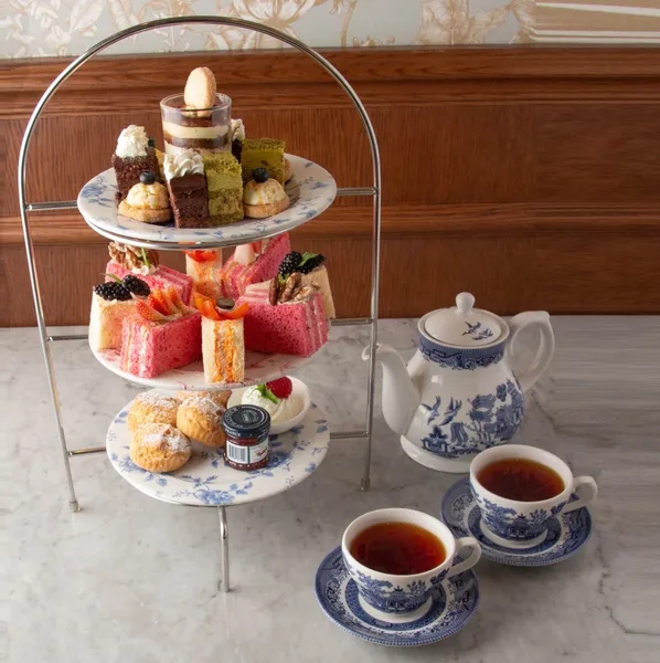 Pairing the Perfect Tea with Classic Traditional Afternoon Tea Treats: A Richoux Guide